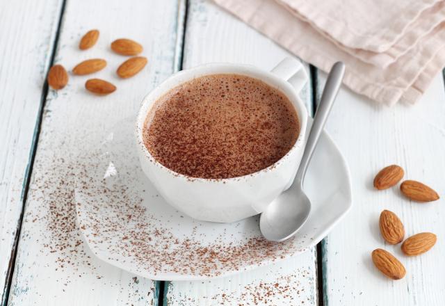 Chocolat chaud healthy au lait d'amande