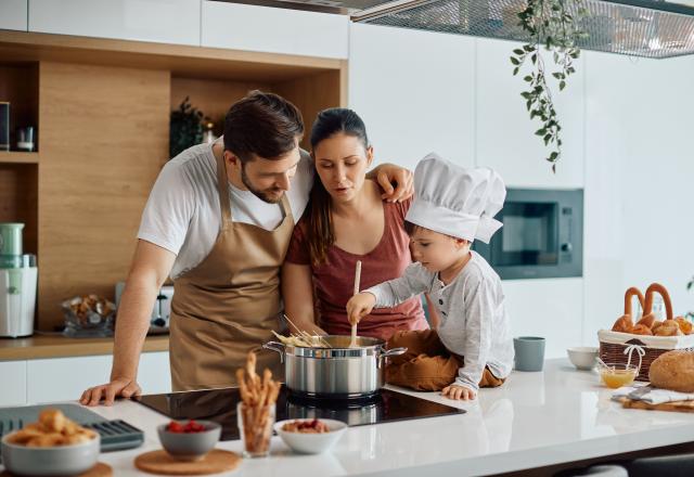 Pâtes au boursin, épinards et saumon : voici une recette prête en 5 minutes qu’il faut absolument que vous testiez !