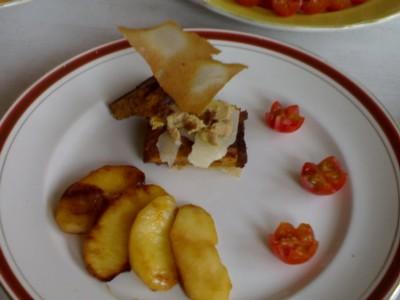 Mille feuille de pains d'épice poêlé au foie gras et parmesan