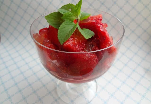 Fraises en gelée à la cannelle