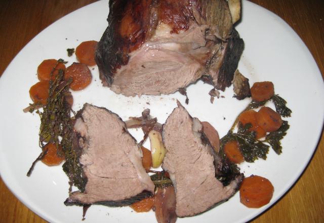 Gigot d'agneau mariné aux vins