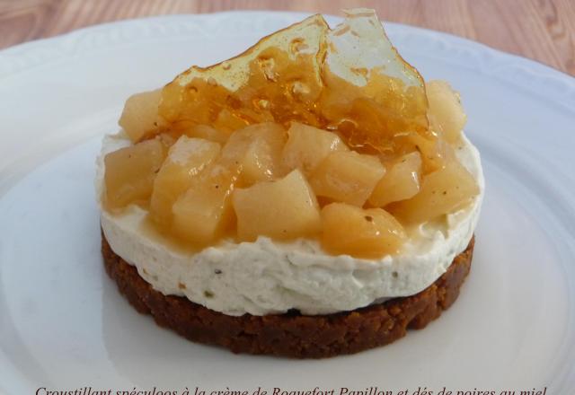 Croustillant spéculoos à la crème de roquefort Papillon et dés de poires au miel