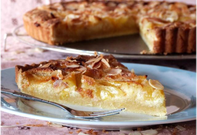 Tarte aux prunes jaunes et amandes