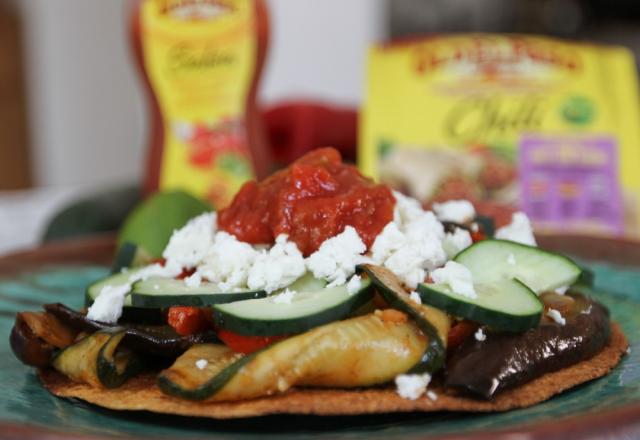 Tostadas d'été végétariennes aux légumes grillés