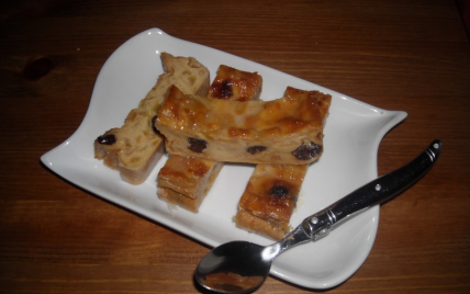 Pudding caramelisé aux pommes et raisin à l'ancienne