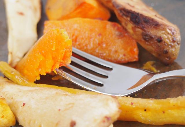 Légumes anciens rôtis à la moutarde, au miel et aux épices