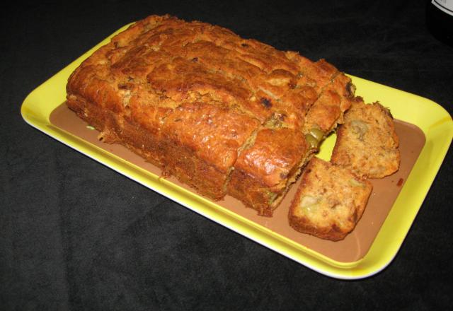 Cake au thon à la tomate et olives vertes