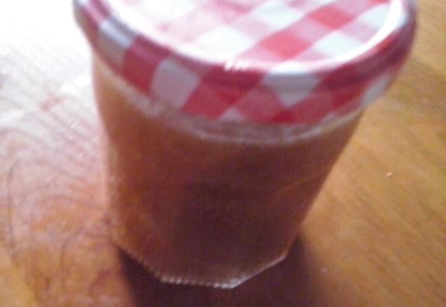 Confiture de rhubarbe simple et traditionnelle