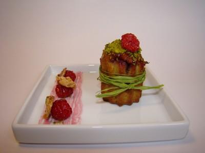 Muffins pistache, éclats de nougat et cœur de framboise