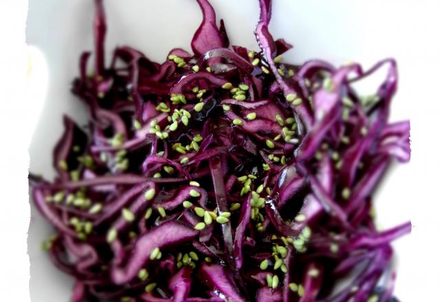 Salade de chou rouge à l'asiatique