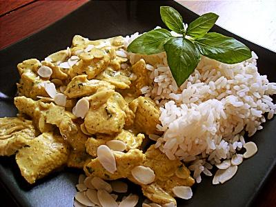 Poulet au basilic et lait de coco