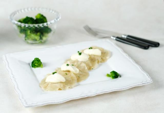 Ravioli de poulet à l'émulsion de moutarde