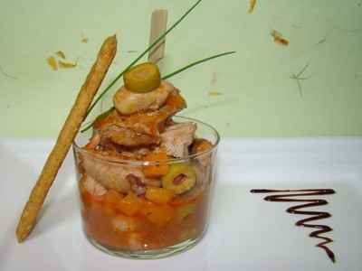 Verrine de rognons de coq et rôti de veau au madère, crackers feuilleté