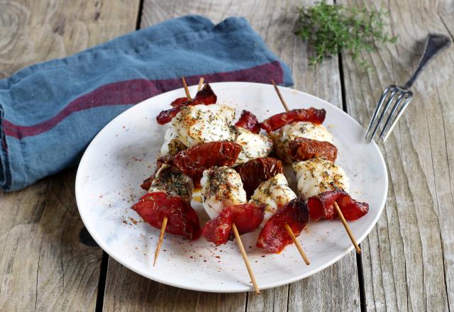 Brochettes de lotte au chorizo et tomates séchées