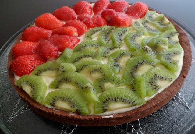 Tarte à la crème légère, fraises et kiwis