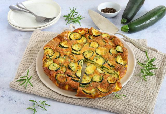 “Très bonne alternative à l’omelette classique” : découvrez notre recette de la frittata de courgettes à faire au four