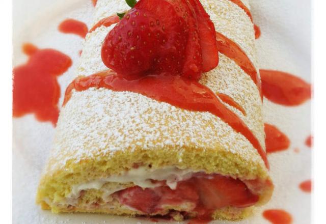 Gâteau roulé aux fraises et mascarpone