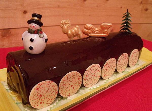 Bûche chocolat / fève tonka & glaçage au chocolat brillant