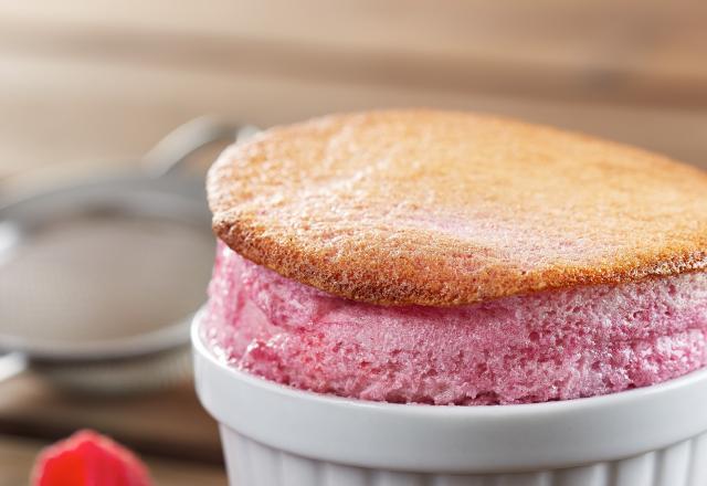 Pour changer du clafoutis, craquez pour ce soufflé aux cerises très gourmand