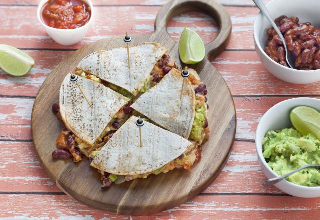 Fajitas façon quesadillas aux avocats, cheddar et haricots rouges