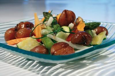 Wok de légumes d'automne aux marrons du Périgord grillées