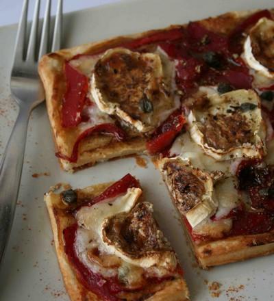 Tarte fine au chèvre et poivrons grilés