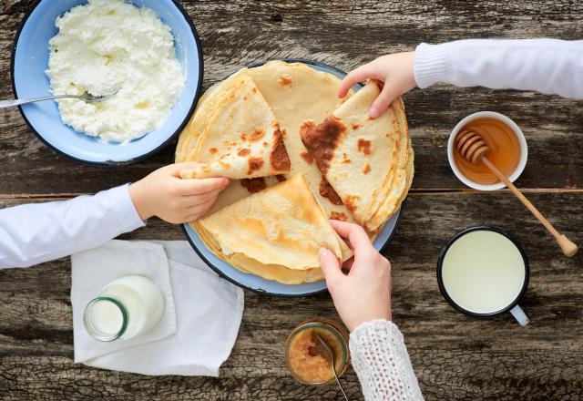 Cette recette gourmande de crêpes à la frangipane est le compromis parfait entre l’Épiphanie et la Chandeleur