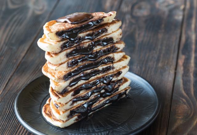 Pancakes fourrés au chocolat noir