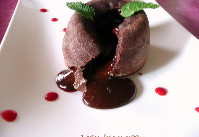 Coulant, fondant au chocolat et son coulis de framboise Chic et choc