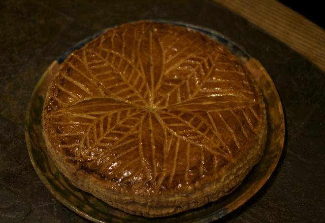 Galette des rois à la crème d'amandes et au rhum