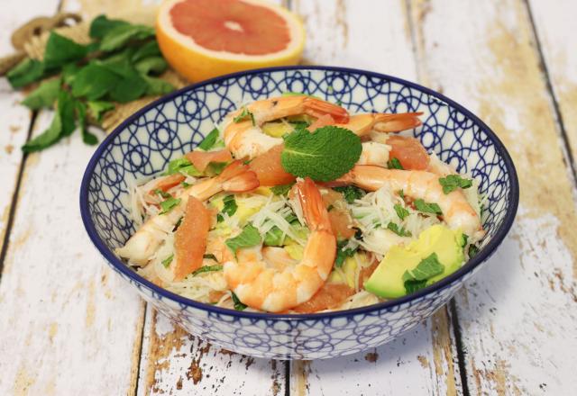 Salade de vermicelles de riz au pomelo, crevettes et avocat