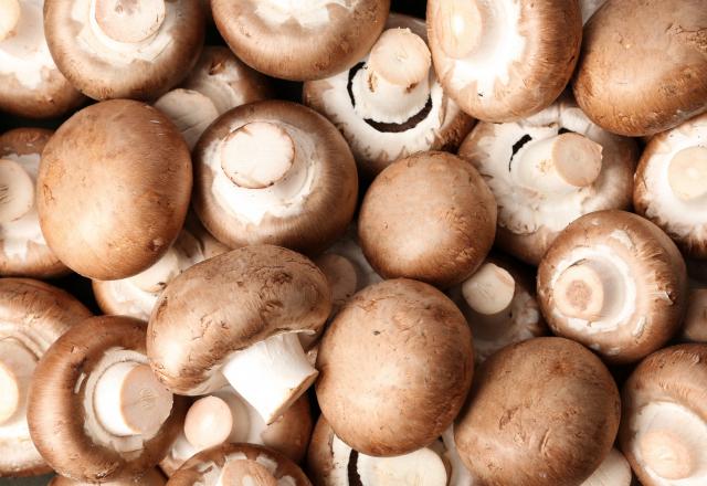 Champignons de Paris : faut-il les éplucher avant de les consommer ?