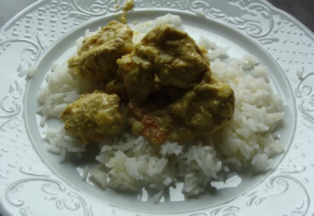 Poulet au curry et à la noix de coco