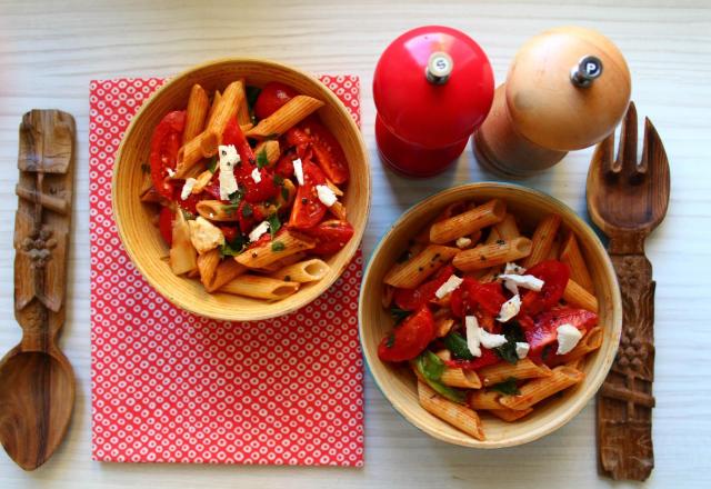 Salade de Penne rigate aux poivrons grillés et au chèvre