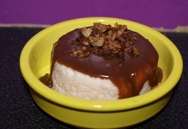 Dôme de mousse aux poires et son coulis caramel