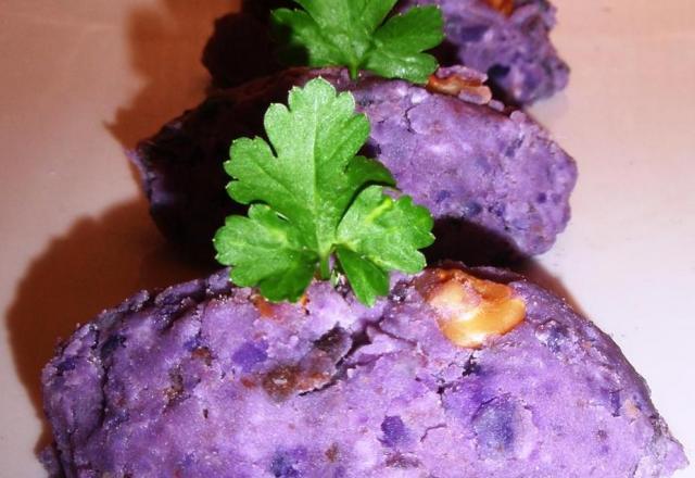 Quenelles de vitelotte au chèvre frais et aux noix