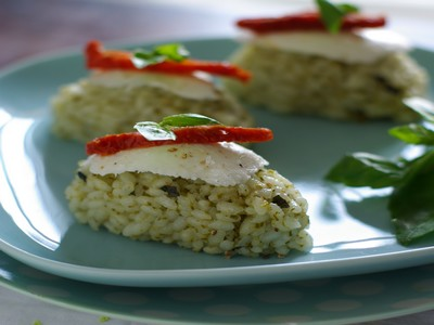 Sushis pesto tomates séchées, olives & mozarella