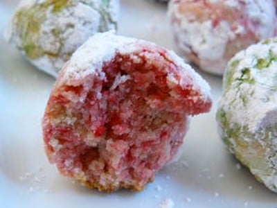 Amaretti la cerise et à la pistache