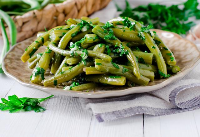 Haricots verts au beurre et ail écrasé