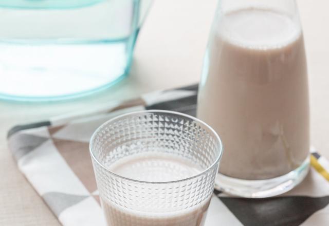 Lait d'amandes maison à l'eau filtrée