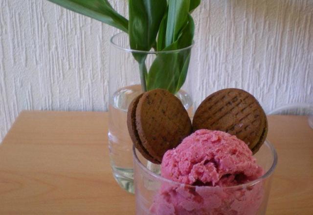 Glace à la framboise et à la banane