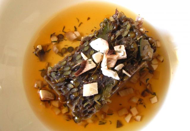 Terrine de lentilles du berry et son bouillon de champignons