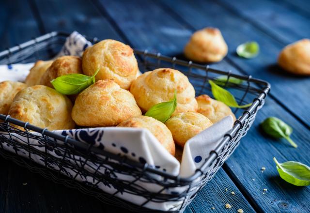 Cette recette de gougères au parmesan et pesto s’annonce idéale pour l’apéritif !