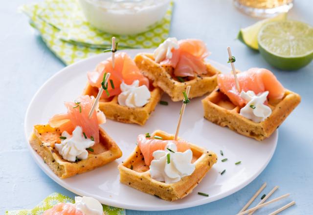 Mini gaufres au saumon fumé et leur chantilly au citron vert