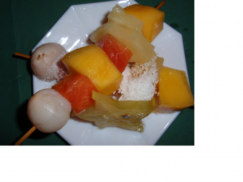 Brochettes de fruits exotiques