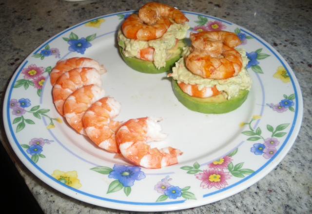 Tartelettes à l'avocat et sa mousse garnie de crevettes au porto!