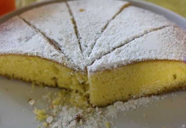 Gâteau au yaourt, fleur d'oranger et miel