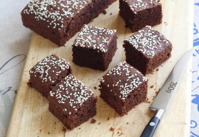 Cet ingrédient secret remplace à merveille le beurre dans cette recette de gâteau au chocolat