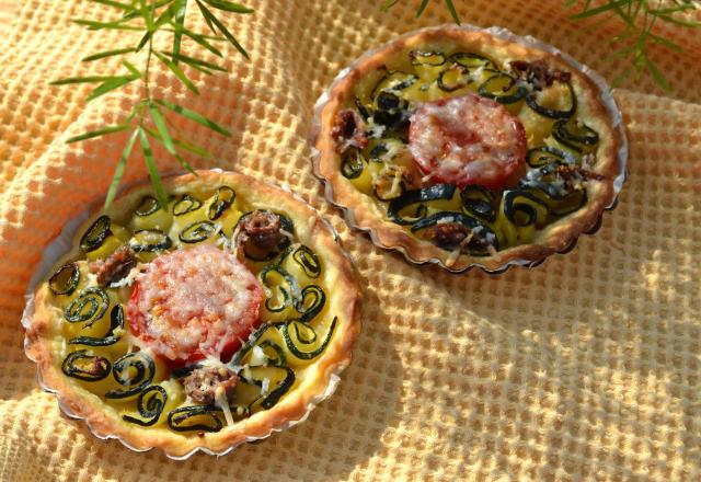 Tartelettes à la courgette, tomate et anchois