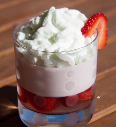 Panacotta de Gariguette en robe de verveine